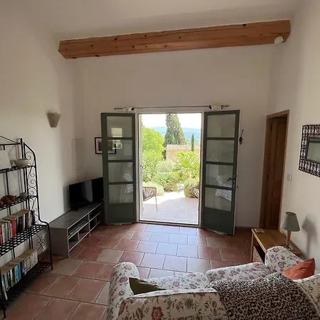 With Pool, 900 Metres Walk To Saturnin Les *